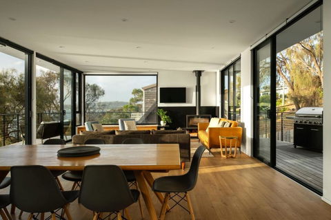 Blessington Beachside Retreat -38km To CBD - 1 Gold Coast 1
