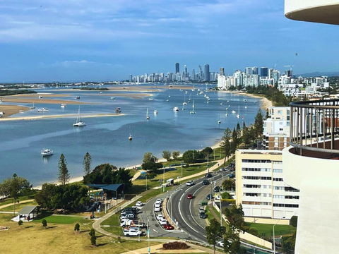 Broadwater Shores Waterfront Apartments - Accommodation Gold Coast 1