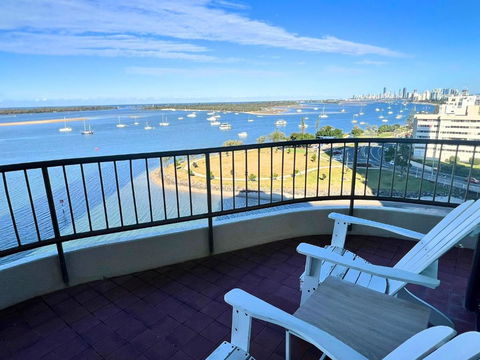 Broadwater Shores Waterfront Apartments - Accommodation Gold Coast 0