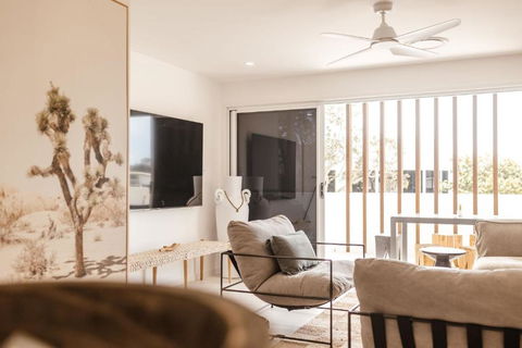 C & C By The Sea - Accommodation Gold Coast 0