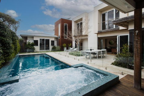 Caanluje - Pool & Spa, 250m From The Beach - Accommodation Gold Coast 0