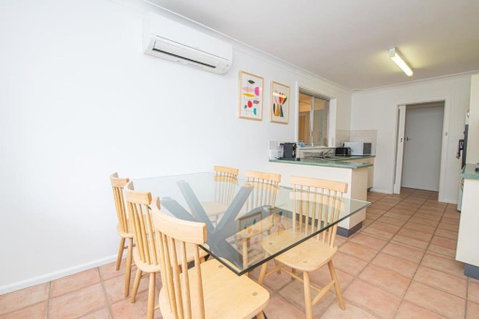 Cadogan House - Professionally Styled In CBD - Accommodation Gold Coast 3