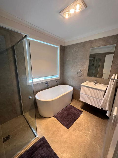 Canberra 3 Bedroom Home To Remember - Accommodation Gold Coast 1
