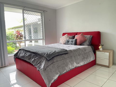 Chill At Runaway Bay - Accommodation Gold Coast 4
