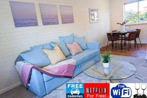 Crawley Cosy Urban Retreat Close To CBD UWA Free Park Netflix - Accommodation Gold Coast 0