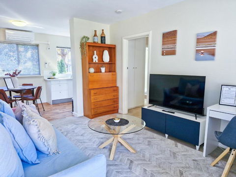 Crawley Cosy Urban Retreat Close To CBD UWA Free Park Netflix - Accommodation Gold Coast 2