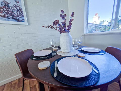 Crawley Cosy Urban Retreat Close To CBD UWA Free Park Netflix - Accommodation Gold Coast 3
