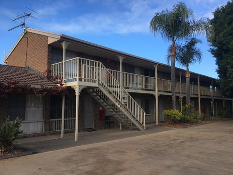 Darling Junction Motor Inn - 1 Gold Coast 2