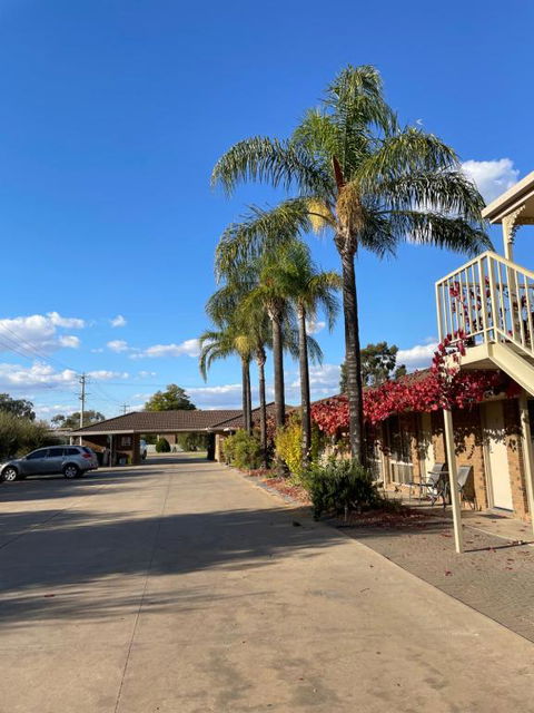 Darling Junction Motor Inn - 1 Gold Coast 0