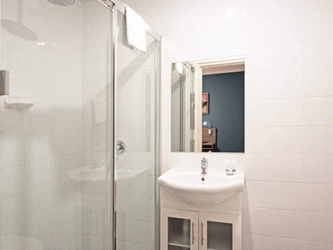 28 Hotel - Accommodation Gold Coast 2