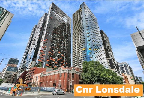 2BR 2BATH + CAR = QUALITY & STYLE IN MELBOURNE CBD - Accommodation Gold Coast 0