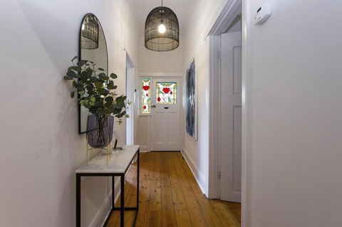 2BR Cottage With Parking Close To Adelaide CBD - 1 Gold Coast 1