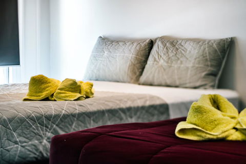 3 Bedroom Apartment / Spence St - 1 Gold Coast 2