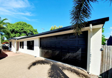 3 Bedroom Central Home - Gold Coast 4U 0