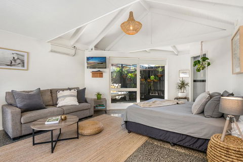 3 Little Pigs Holiday Home - Gold Coast 4U 1