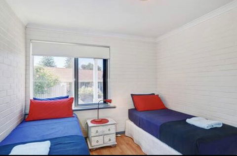 3 Oceans Apartments - Scarborough - Gold Coast 4U 1