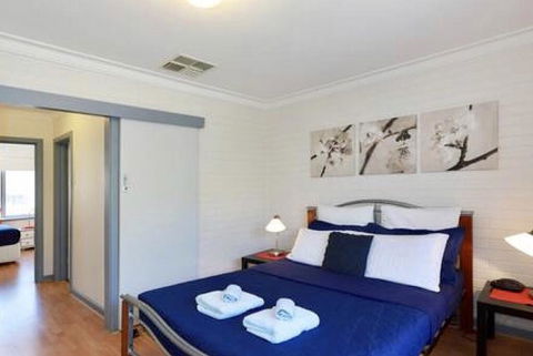 3 Oceans Apartments - Scarborough - Gold Coast 4U 2