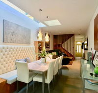 3 Storey Home Close Walk to Fox Studios SCG  City - Accommodation Gold Coast