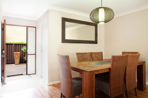 3-Bed Home With BBQ Patio Near Parks And Playgrounds - Gold Coast 4U 1