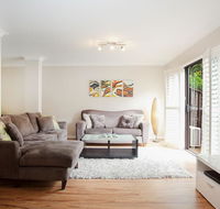 3-Bed Home with BBQ Patio near Parks and Playgrounds - Gold Coast 4U