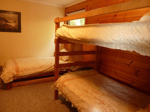 31 Elizabeth Crescent - Accommodation Gold Coast 2