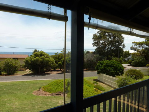 31 Elizabeth Crescent - Accommodation Gold Coast 0