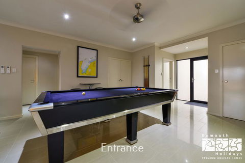 33 Inggarda Lane - PRIVATE JETTY & SPA - Gold Coast 4U 2