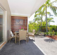 356 ' Oaks Pacific Blue' 265 Sandy Point Rd - Air conditioned direct pool access and suited for disability - Gold Coast 4U
