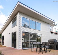 4 king or 8 single beds WiFi Netflix pet friendly - Accommodation Gold Coast