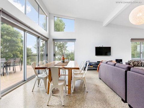 4 King Or 8 Single Beds WiFi, Netflix, Pet Friendly - Accommodation Gold Coast 3