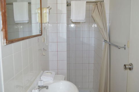 4 Lakeview Plaza - Accommodation Gold Coast 1