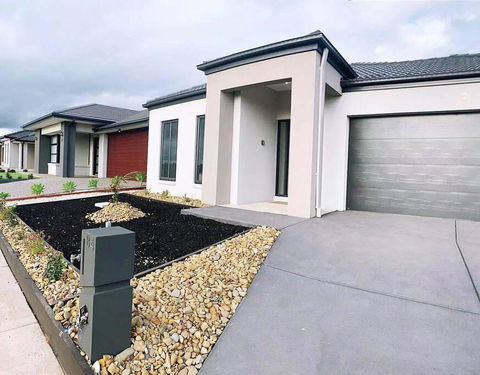 4Bed 2Bath Cozy Guesthouse In Tarneit - Accommodation Gold Coast 1