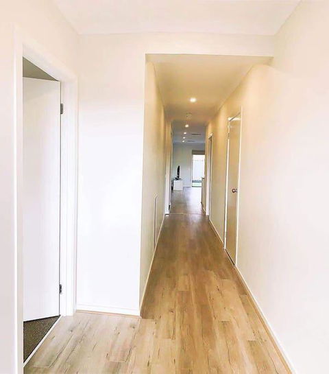 4Bed 2Bath Cozy Guesthouse In Tarneit - Accommodation Gold Coast 3