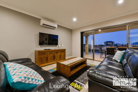 5 Kestrel Place - PRIVATE JETTY & POOL - Gold Coast 4U 2