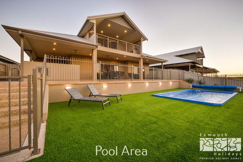 5 Kestrel Place - PRIVATE JETTY & POOL - Gold Coast 4U 0