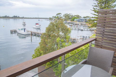 5 Knots Metung - Accommodation Gold Coast 2
