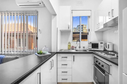 5 South Pacific 2 Bedrooms - Accommodation Gold Coast 1