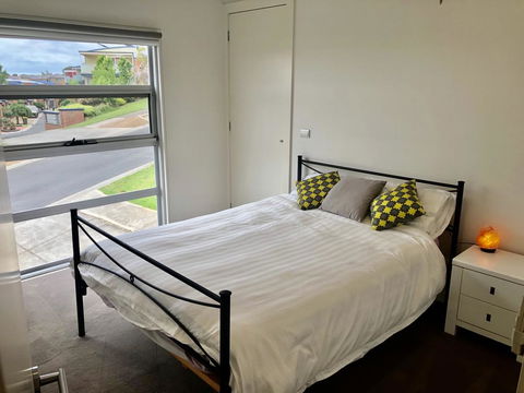 5 Star Gowanbrae Views - Accommodation Gold Coast 0