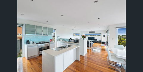 5 Star Gowanbrae Views - Accommodation Gold Coast 1