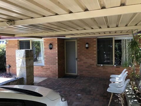 5A Glenelg Street - Gold Coast 4U 1