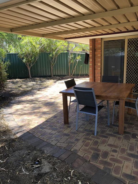 5A Glenelg Street - Gold Coast 4U 2