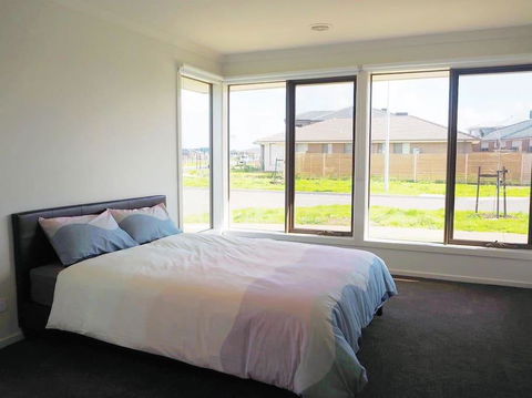 5Bed 2Bath Family House In Werribee - Gold Coast 4U 1