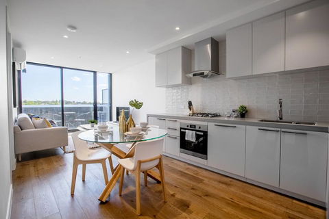 61, Boutique One-bedroom, Boxhill Central, Mall - Gold Coast 4U 1