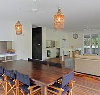 77 Butler Street Byron Bay - Lantana Beach House - Gold Coast 4U