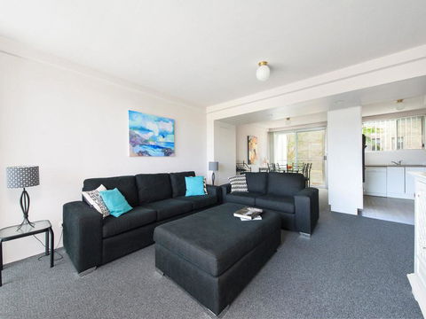 9 Cirrus @ Fingal Bay - Gold Coast 4U 1