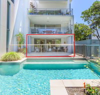 A Deluxe Swim Up - Drift Apartments South - Gold Coast 4U