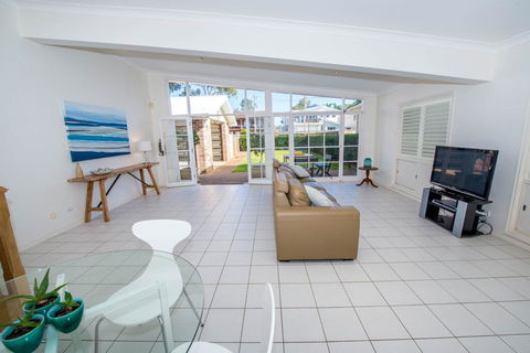 A Foreshore - Salamander Bay - Gold Coast 4U 3