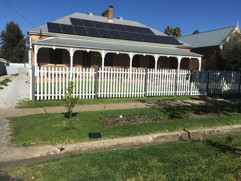 A Homestead On Market - Gold Coast 4U 0