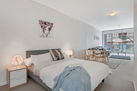 A Modern & Stylish Studio Near Darling Harbour - Accommodation Gold Coast 1