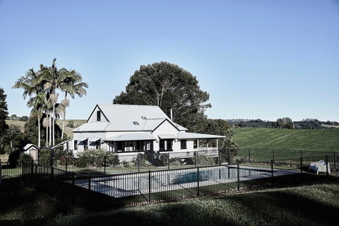 A PERFECT STAY - Benny's Cottage - Accommodation Gold Coast 0